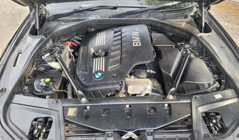 BMW 523i 2011 full
